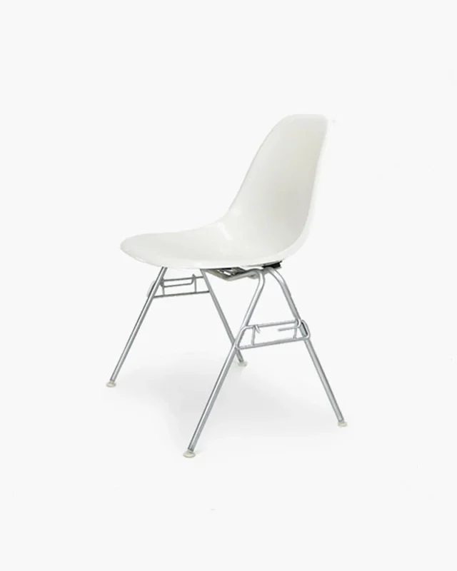 DSS-Chair_White_Vitra