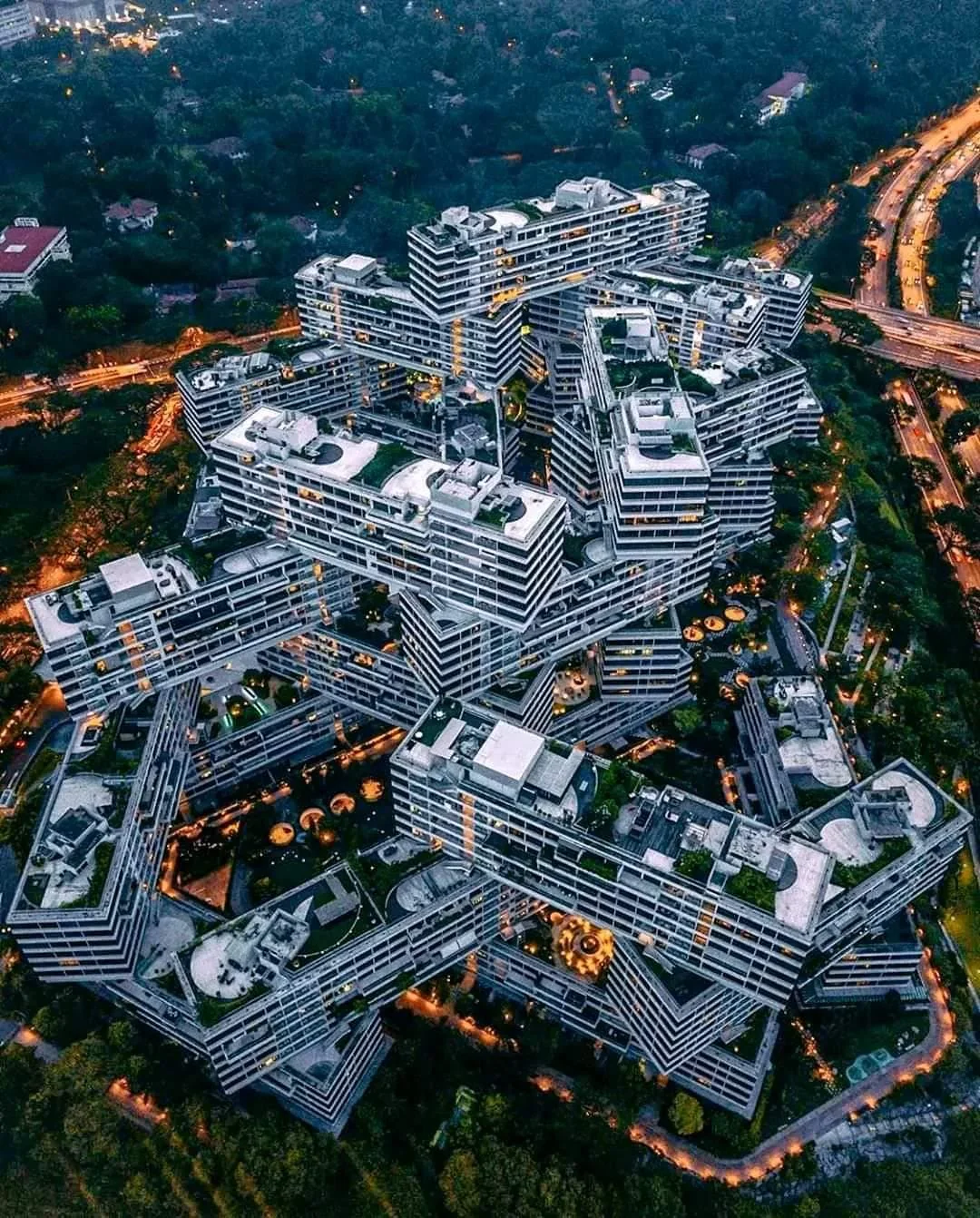 the-interlace-apartment-complex-singapore-v0-omwvknk8dwrd1