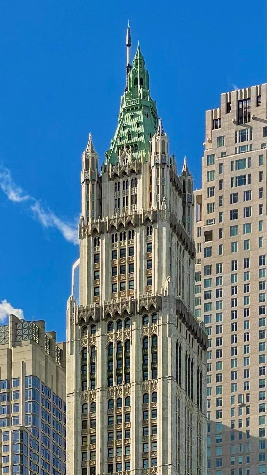 woolworth-building-new-york-v0-5vx3qny9hpsd1